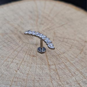 Labret - arco fantasía F136 titanio con circonitas
